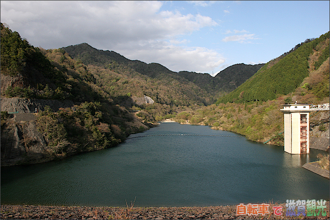 宇曽川ダム湖側の景色