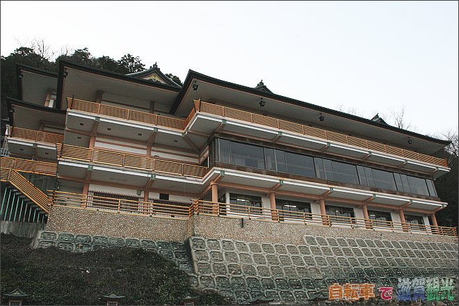太郎坊宮阿賀神社の社務所