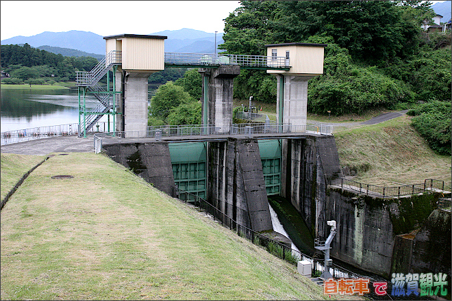 日野川ダムの排水施設
