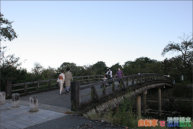 中之島と嵐山東公園につながる橋