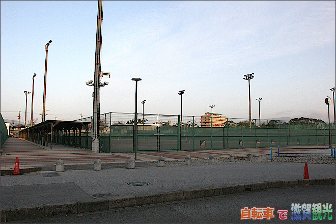 豊公園のテニスコート