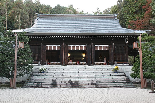 近江神宮内拝殿