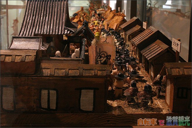 旧伴家住宅に展示の朝鮮通信使の行列の模型