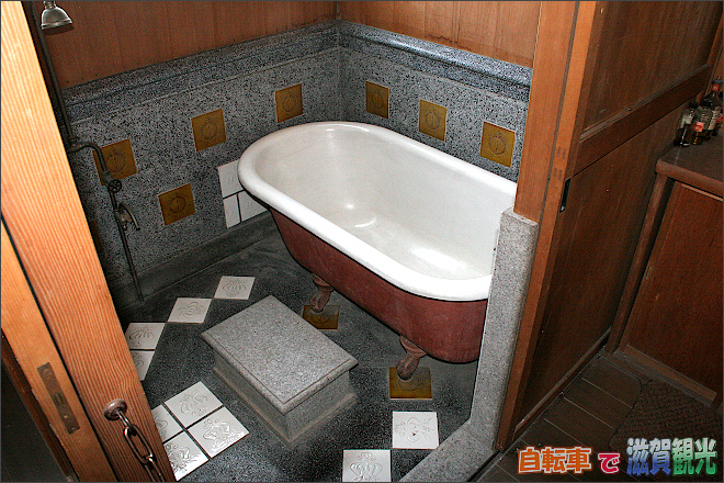 豊郷町の伊藤忠兵衛記念館の浴室のバスタブ
